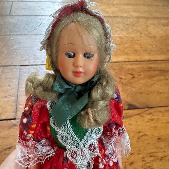Vintage European Blinky Doll - Picture 3 of 4